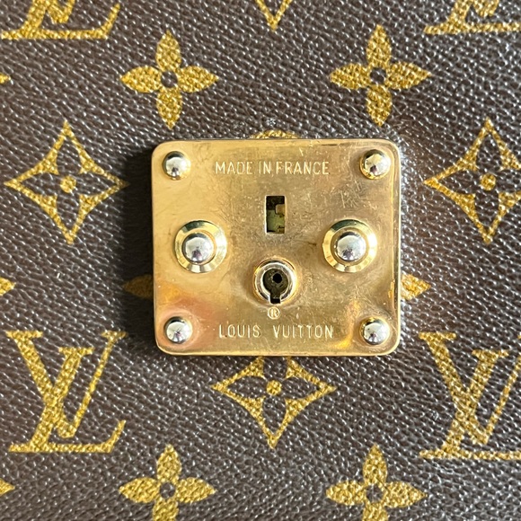 Authentic Louis Vuitton portfolio clutch - Picture 2 of 11